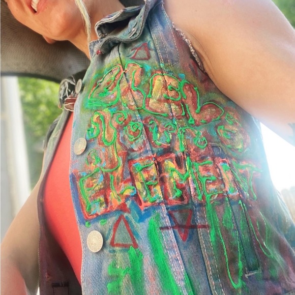 Vintage Levi’s upcycle denim vest handpainted psychedelic - Picture 2 of 4